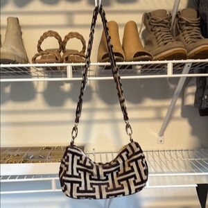 Elegant Black and Tan Shoulder Bag